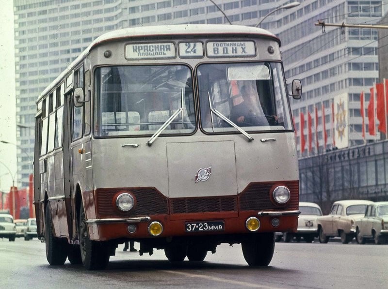 Предлагаю сегодня вспомнить один из самых массовых автобусов мира - ЛиАЗ-677 – Самые лучшие и интересные посты по теме: Автобусы, интересно, транспорт на развлекательном портале Fishki.net