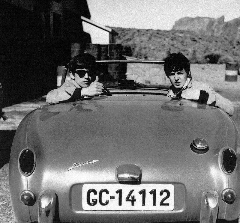 На этих редких фотографиях молодые участники группы The Beatles отдыхают в Испании – Самые лучшие и интересные посты по теме: the beatles, Интересное, фотографии на развлекательном портале Fishki.net