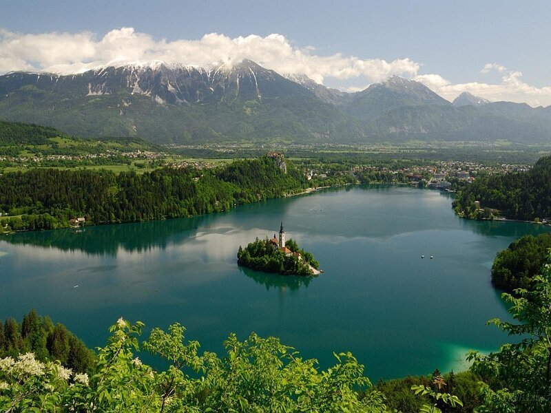 Бледское озеро — это небольшое ледниковое озеро в Юлийских Альпах в Словении – Самые лучшие и интересные посты по теме: легенды, путешествия, факты на развлекательном портале Fishki.net